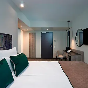 4* Hotel Leonardo West
